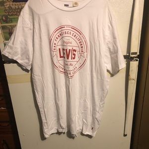 Levi’s T-shirt
